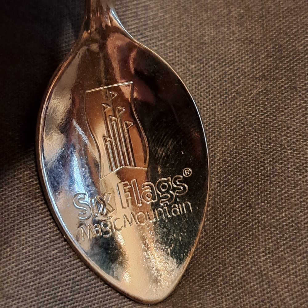 3 Souvenir Spoons - Picture 7 of 7